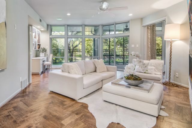 03_7_Kingsgate-Front-Door-Dusk-1103_mls