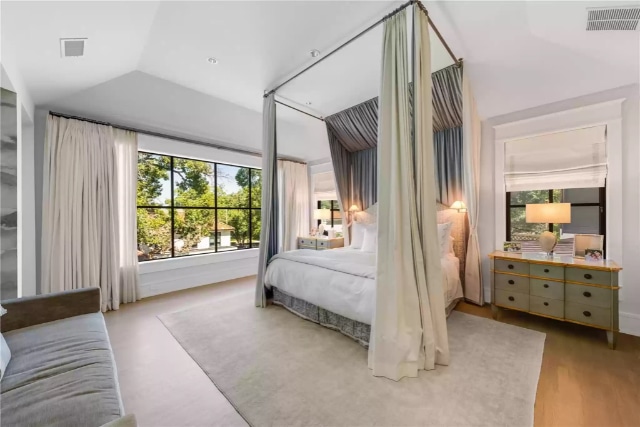 3600-Armstrong-Ave-1