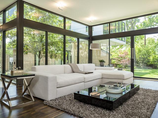 3601-Euclid-family-room