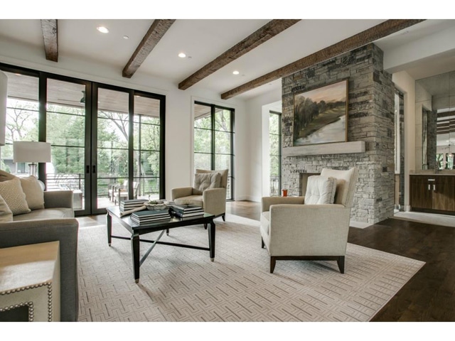 3615-Amherst-Second-Living-3