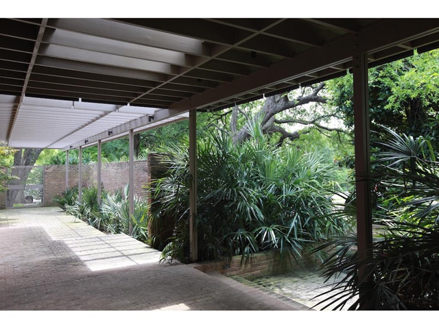 3616-Crescent-Covered-Walk