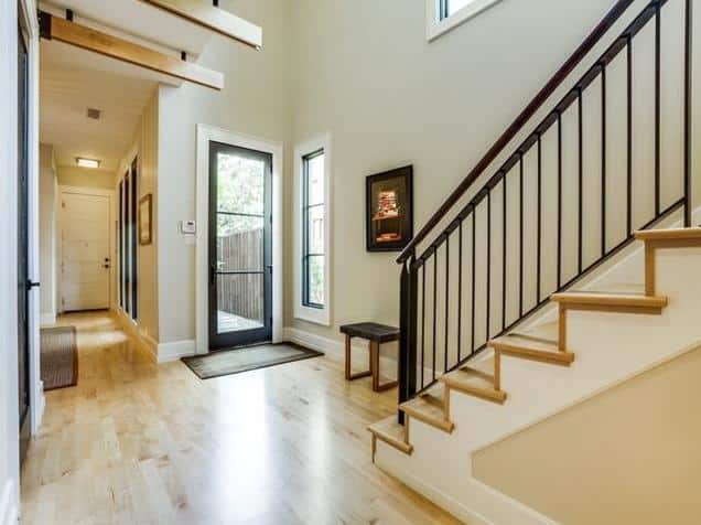 3618-N.-Fitzhugh-Foyer