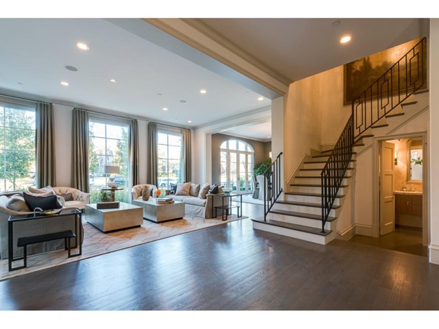 3625-Bryn-Mawr-Entry