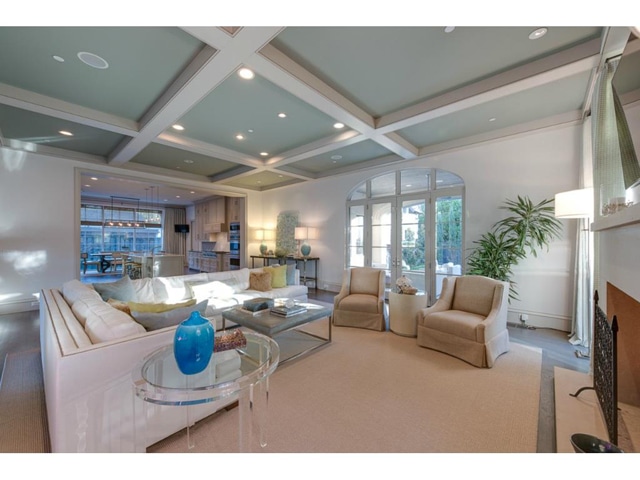 3625-Bryn-Mawr-Family-3