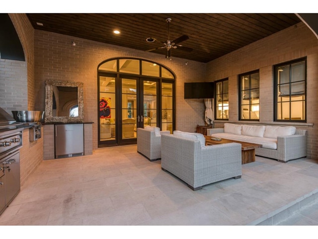 3625-Bryn-Mawr-Loggia