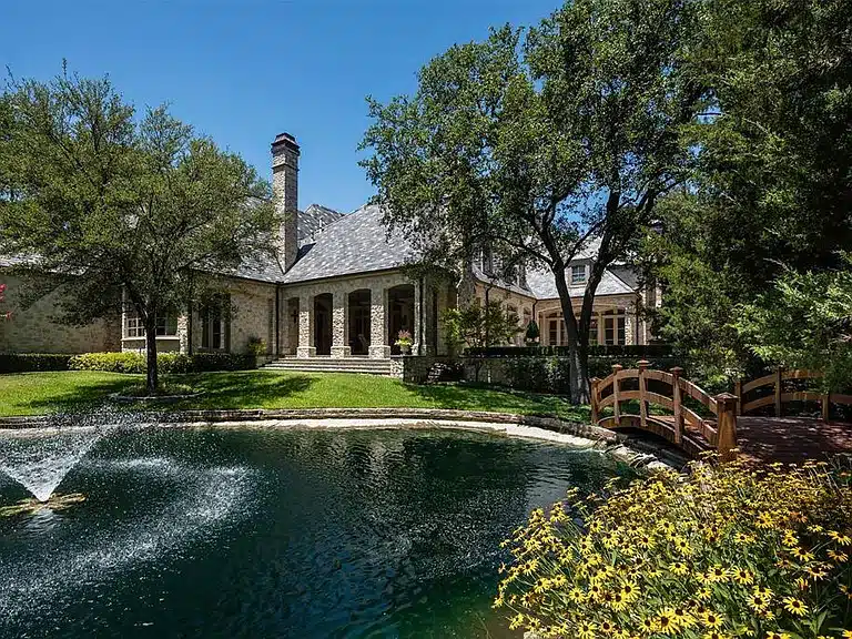 CD004A06-6463-46B2-96C2-39D967823937