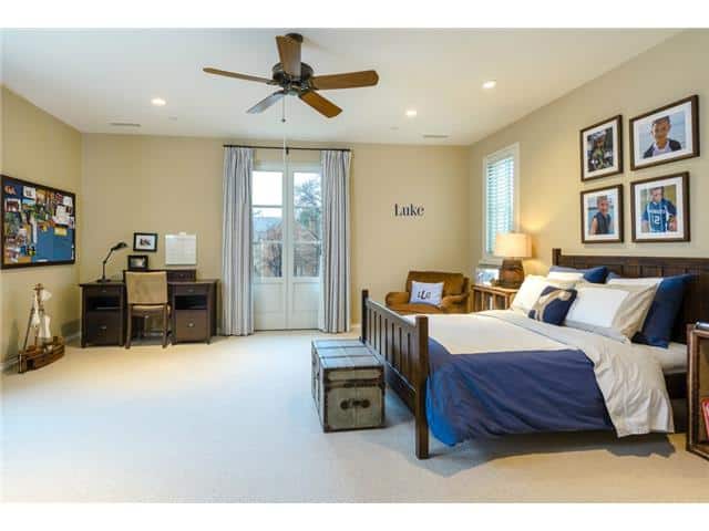 3700-Euclid-boys-room