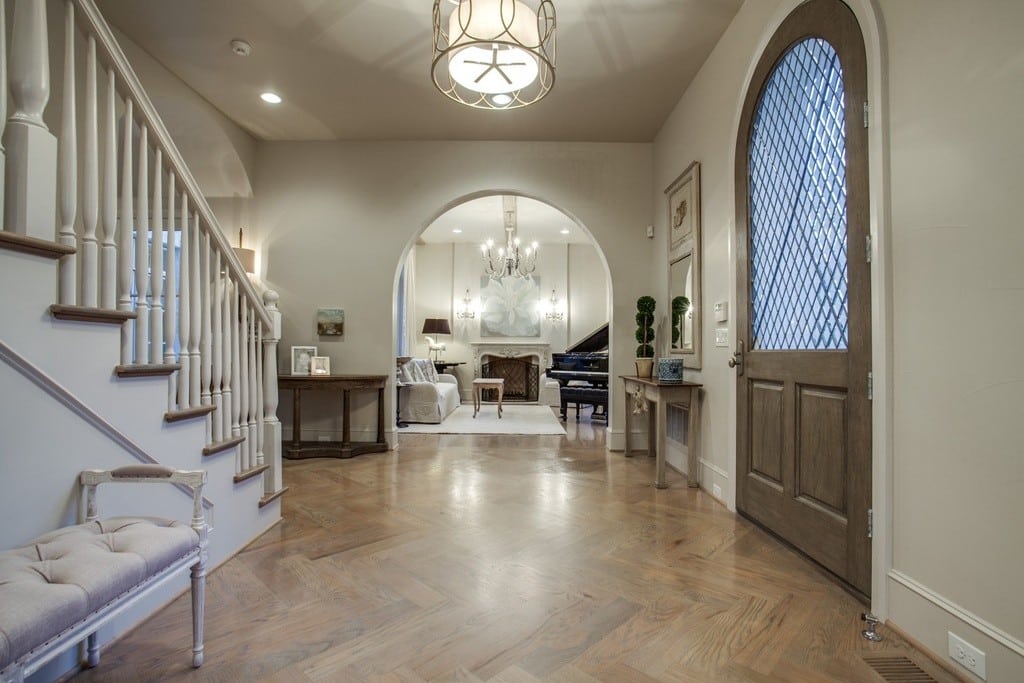 3704-Wentwood-foyer-1024x683