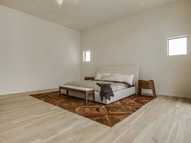 3710-Colvin-Court-master-bed