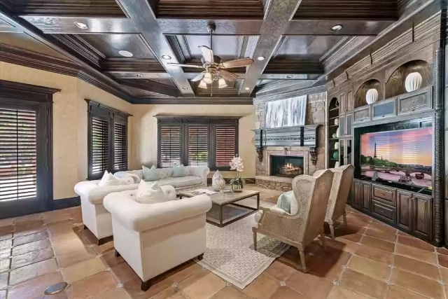 3716-N-White-Chapel-Blvd-6