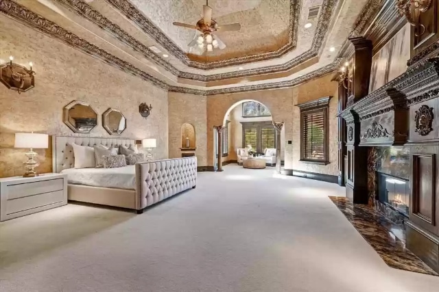 3716-N-White-Chapel-Blvd-2