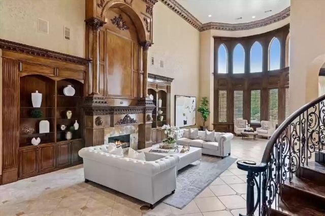 3716-N-White-Chapel-Blvd-2