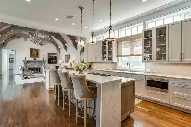 3721-Beverly-Drive-1