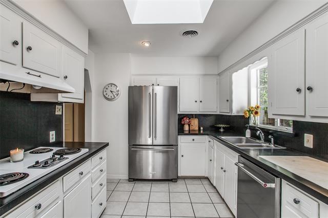 C5EF855B-8B3F-43AC-A59C-6F4C39452707