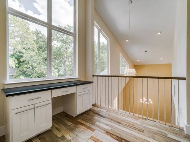 3772-Seguin-Drive-Desk