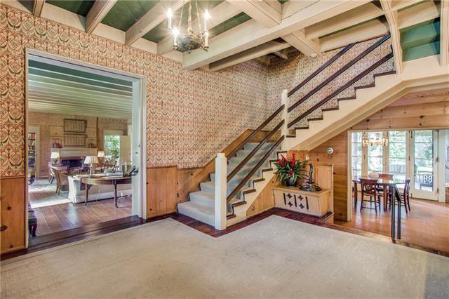3805-McFarlin-staircase