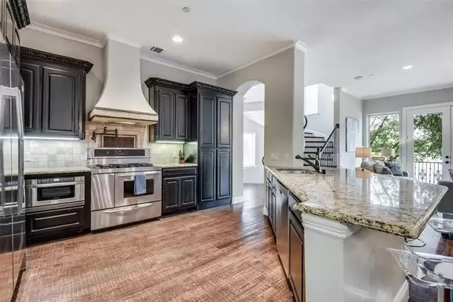 3817-Bowser-Avenue-6