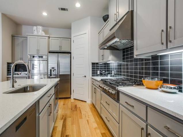 3859-Pine-Tree-Kitchen