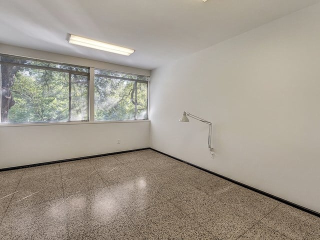 3860-Bellaire-other-bedroom