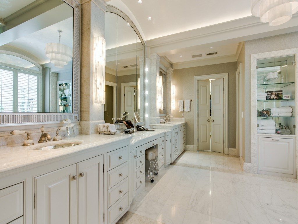 3900-Miramar-master-bath-1024x768