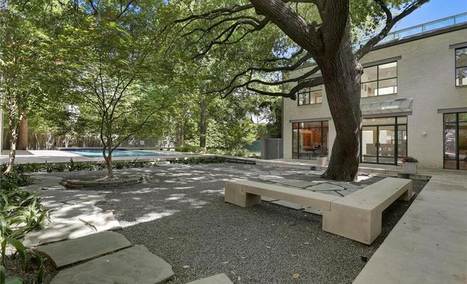 3908-Euclid-courtyard-1-2