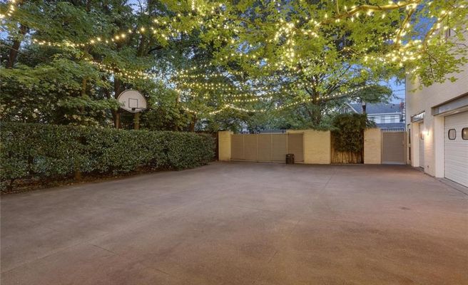 3908-Euclid-courtyard-2