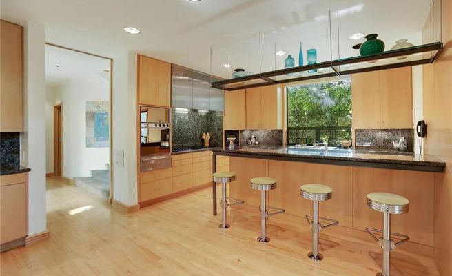 3908-Euclid-kitchen-1