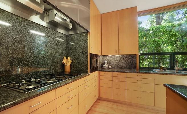 3908-Euclid-kitchen-2