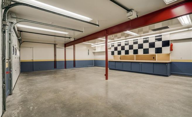 3908-Euclid-prof-garage-1