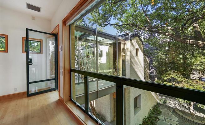 3908-Euclid-walk-to-guest-qtrs