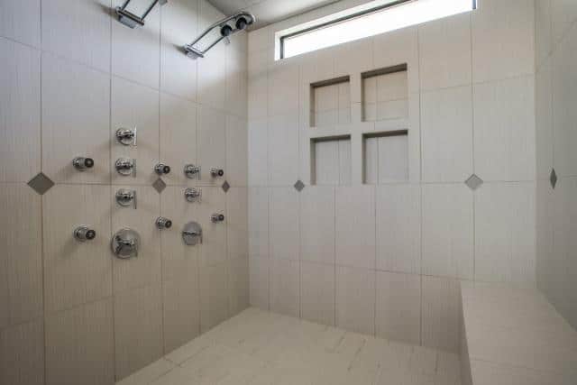 3909-Centenary-shower-heads