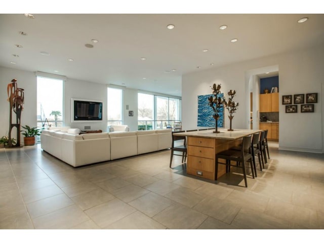 3959-Spinnaker-Run-Family-Room