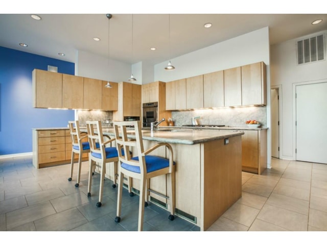 3959-Spinnaker-Run-Kitchen