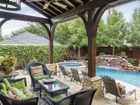 4021-Marquette-Patio