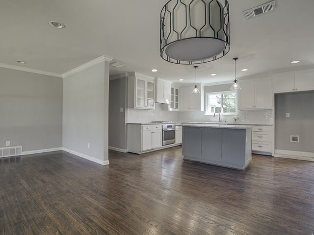 4050-Valley-Ridge-Dining-to-Kitchen