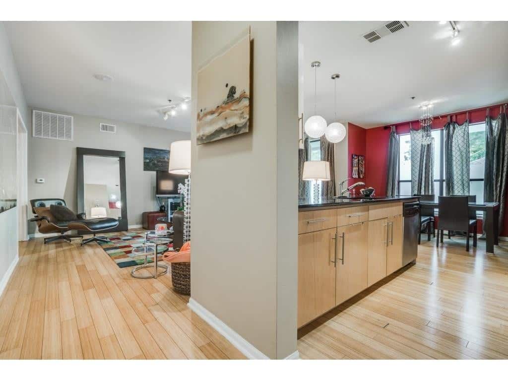 4111-Gilbert-Avenue-211-Entry-1024x768