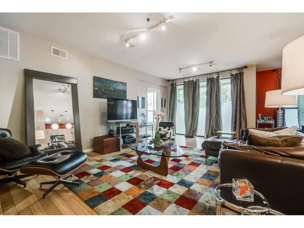 4111-Gilbert-Avenue-211-Living-2-1024x768