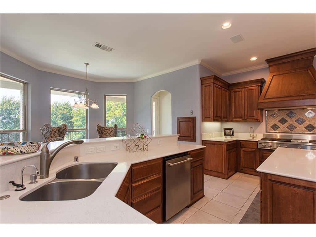 413-windwood-ct-kitchen-2-1024x768