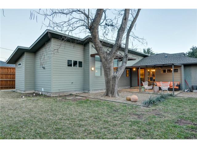 4135-Lively-Backyard