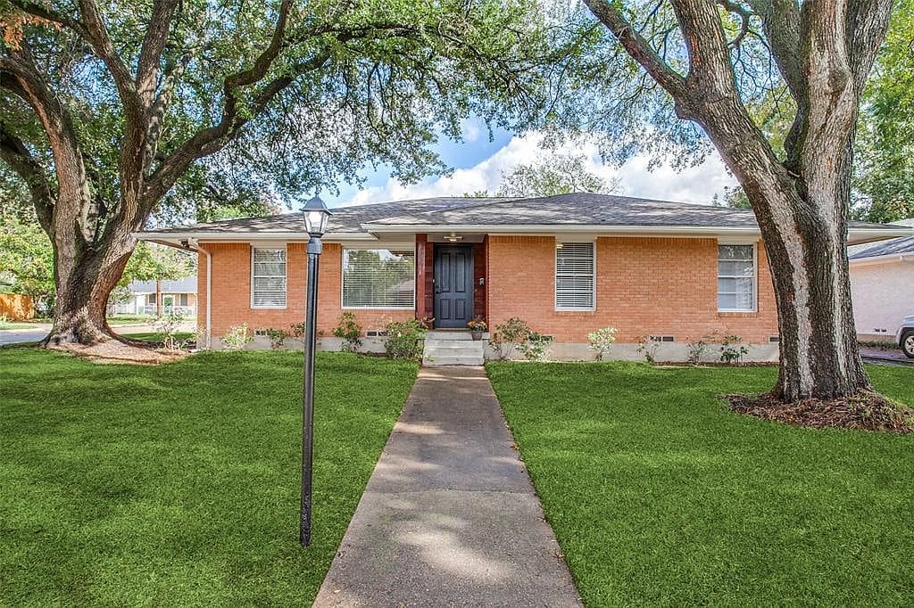 41FB6438-5205-455D-A95D-FD7ED8858A1C