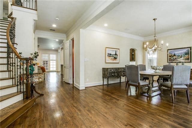 4200-Caruth-foyer