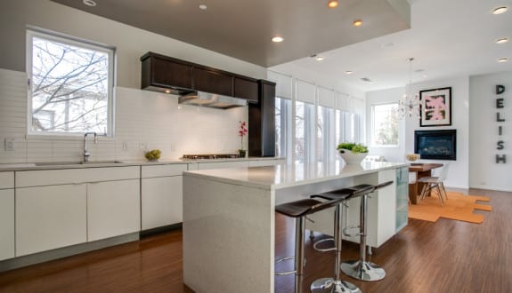 4206-buena-vista-dallas-tx-kitchen-2-575x330