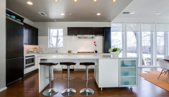 4206-buena-vista-dallas-tx-kitchen-575x330