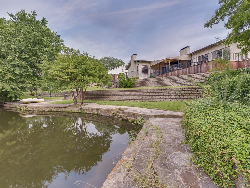 4224-Briar-Creek-ext-lake