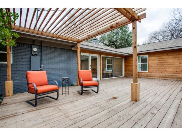 4239-Walnut-Hill-Back-Deck