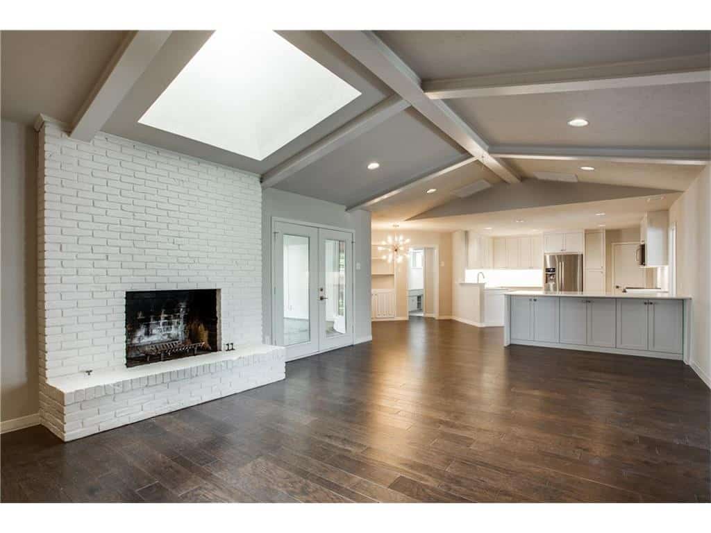 4242-Meadowdale-kitchen1-1024x768