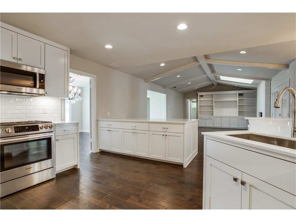 4242-Meadowdale-kitchen4-1024x768