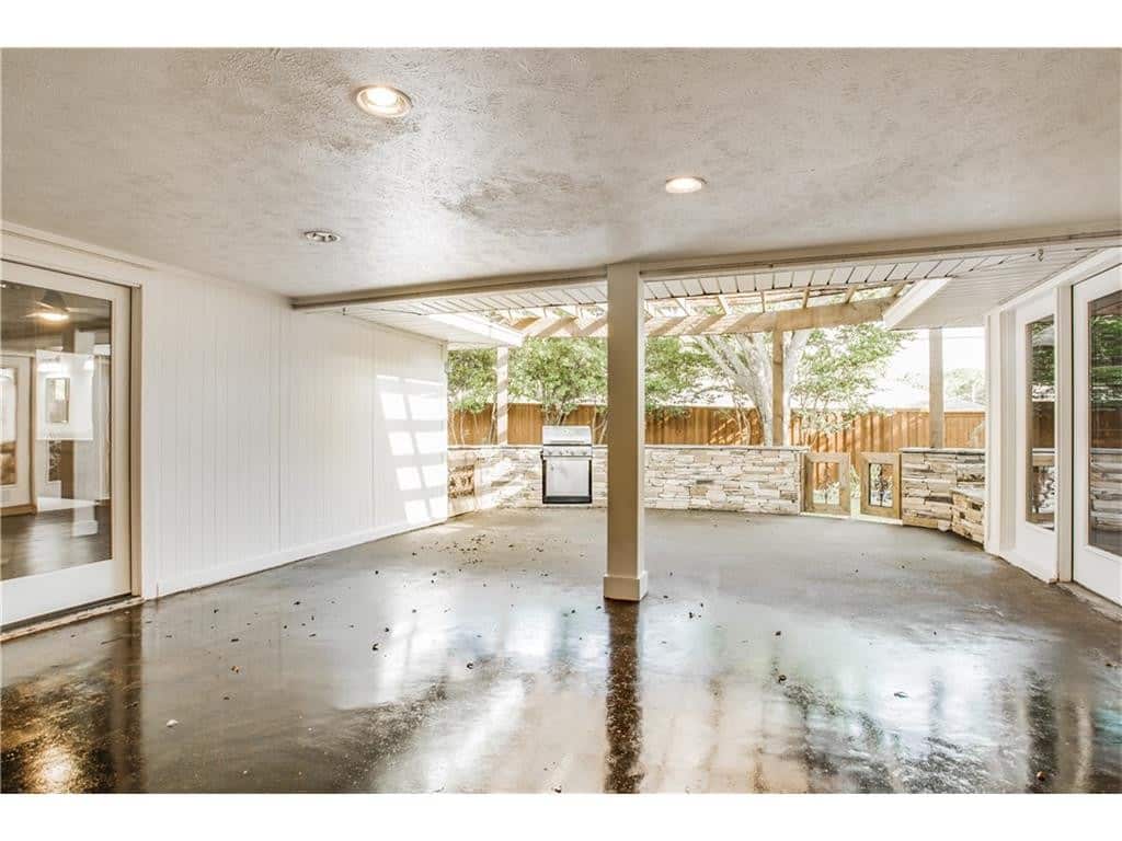 4242-Meadowdale-porch-1024x768