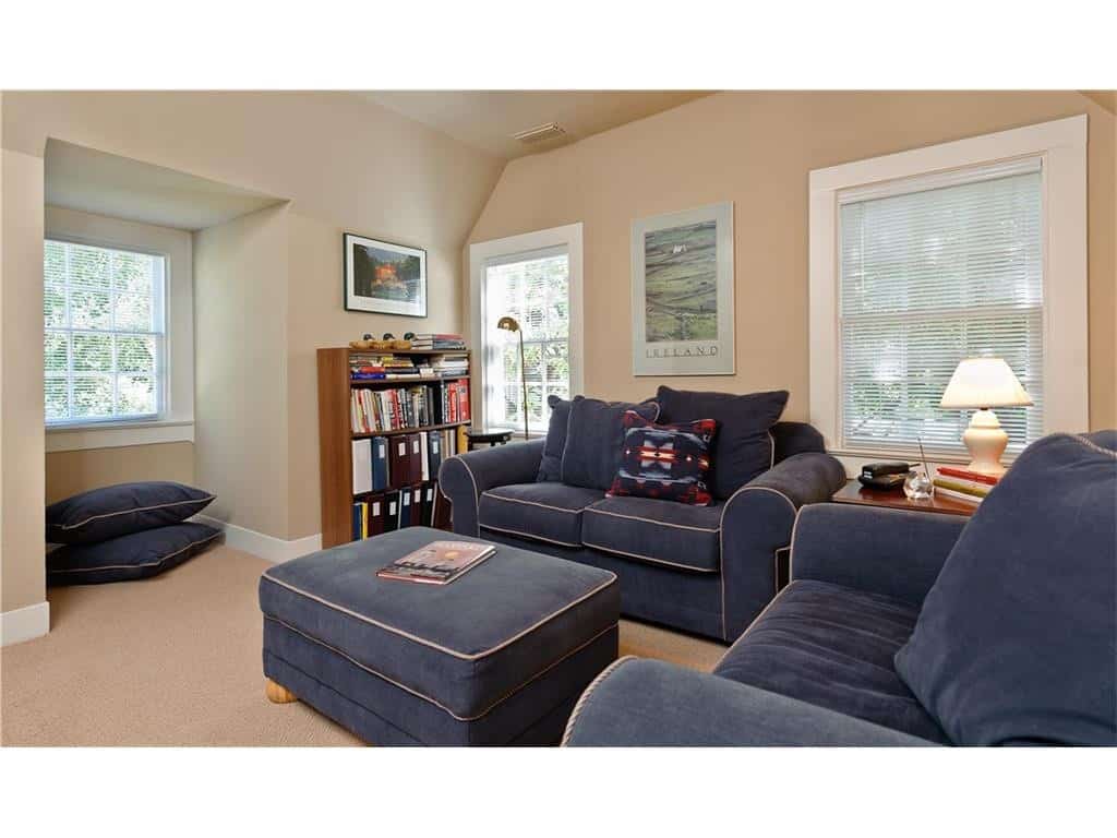4248-Armstrong-blue-club-room-1024x768