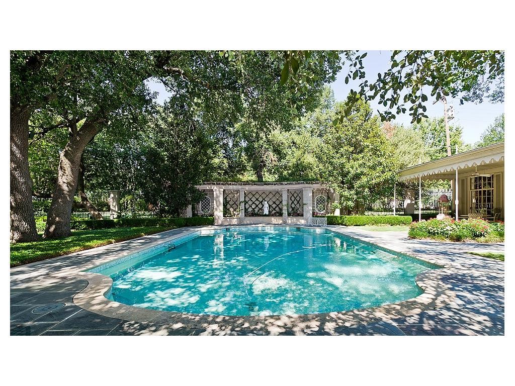 4248-Armstrong-pool-trellis-1024x768